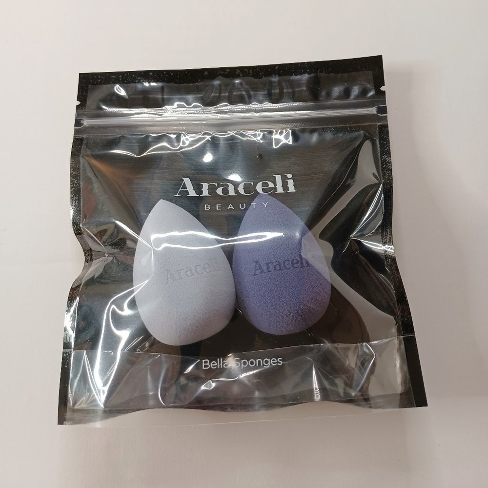 Araceli Beauty 2 Pack Makeup Bella Sponge Set Of 2 Light Blue and Darker Blue